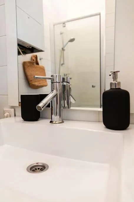 Savoir-Vivre In Unserer Zentralen Balkonwohnung Vienna Apartment