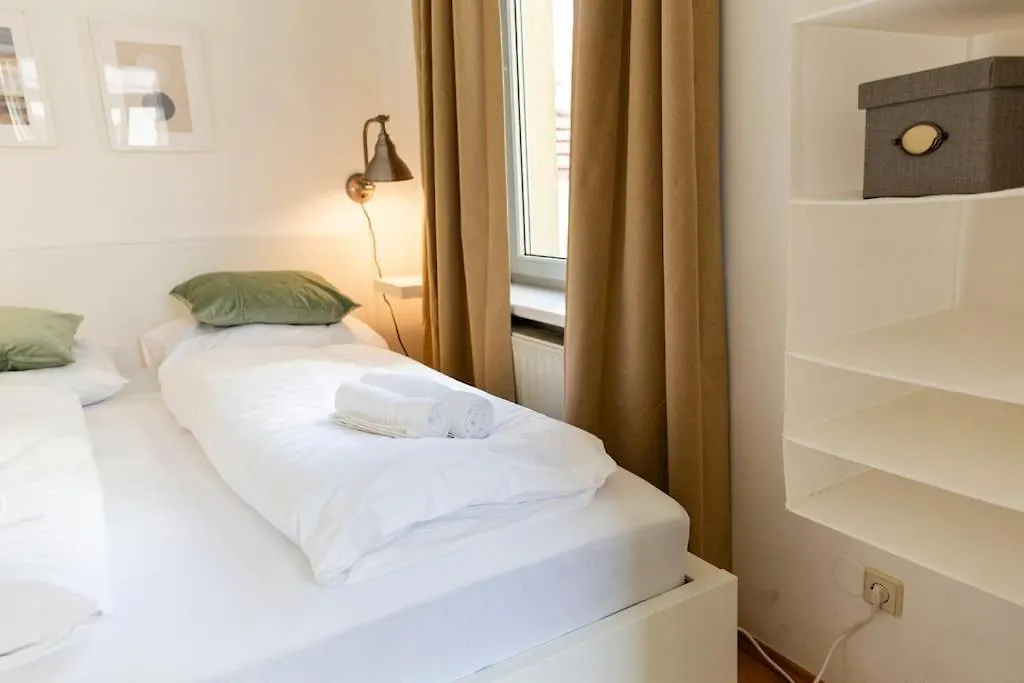 Apartment Savoir-Vivre In Unserer Zentralen Balkonwohnung Vienna