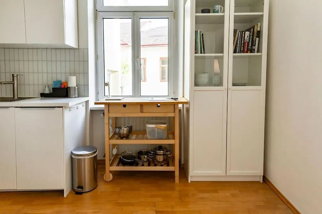 Savoir-Vivre In Unserer Zentralen Balkonwohnung Vienna 0*,  Austria