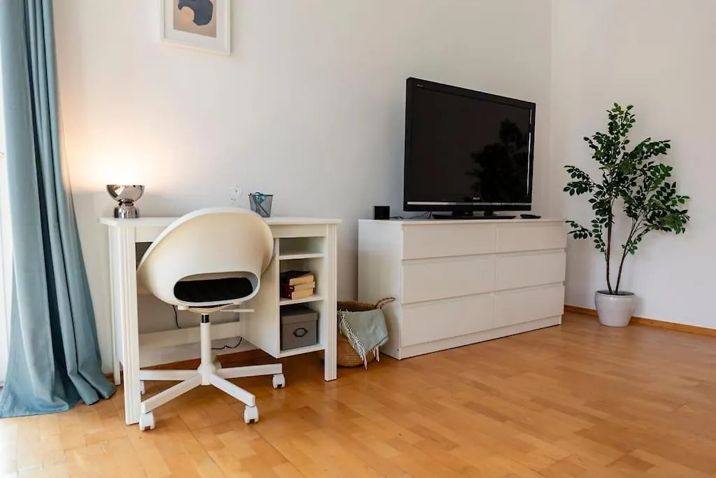 Savoir-Vivre In Unserer Zentralen Balkonwohnung Vienna 0*,  Austria