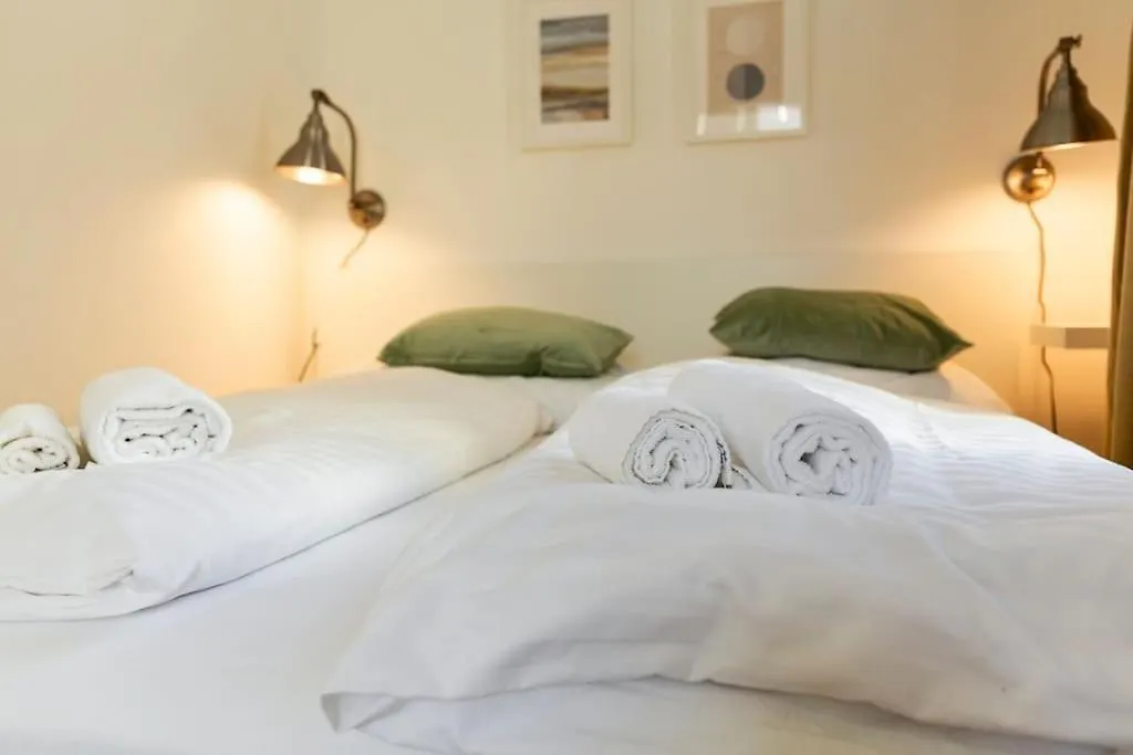 Savoir-Vivre In Unserer Zentralen Balkonwohnung Vienna Apartment
